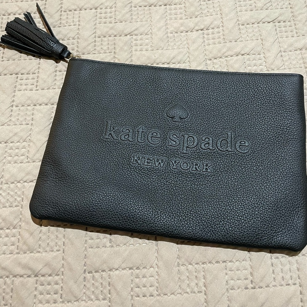Kate Spade Larchmont Avenue Logo Gia Clutch NWOT